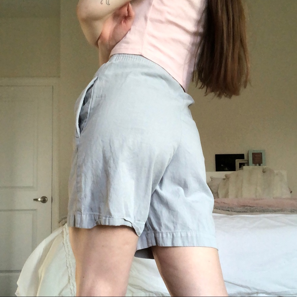 Light Grey Aritzia Nova Shorts - Picture 4 of 8